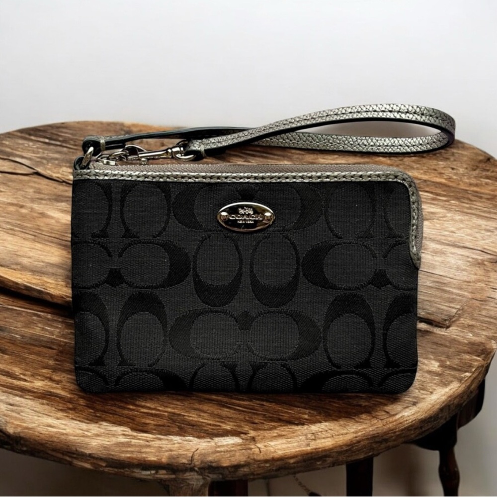 Coach Black Corner Zip Wristlet
